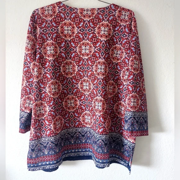 Alfred Dunner Large Colorful Geometric V Neck Bejeweled Top Light And Airy - Picture 2 of 7